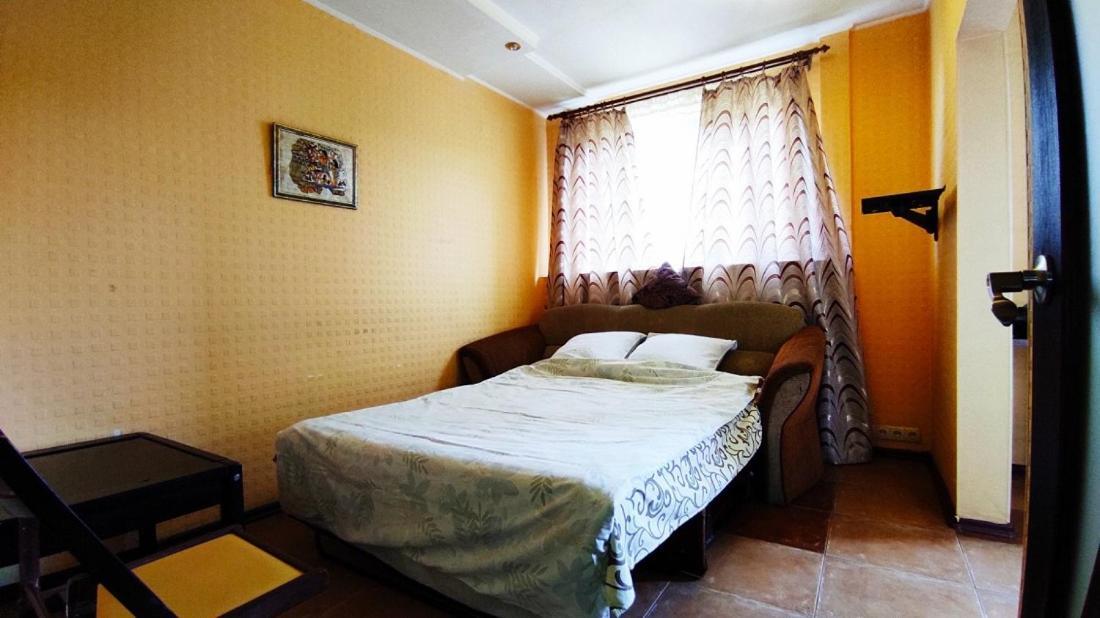Two-Room Apartment Metro Levada 哈尔科夫 外观 照片