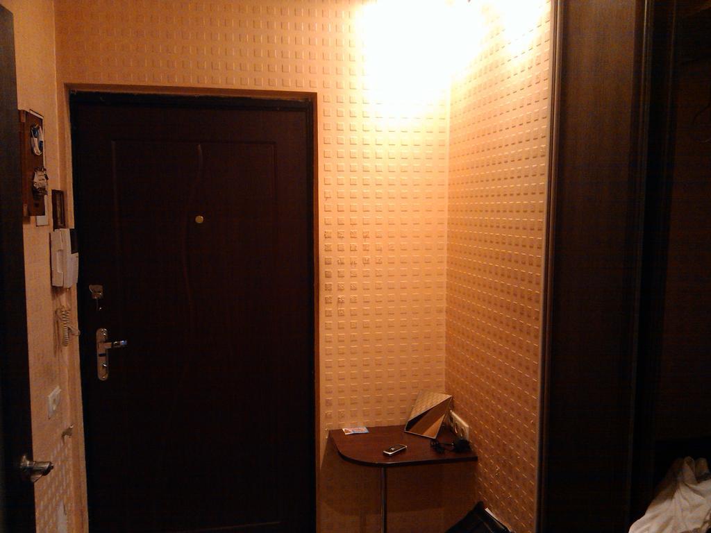 Two-Room Apartment Metro Levada 哈尔科夫 外观 照片